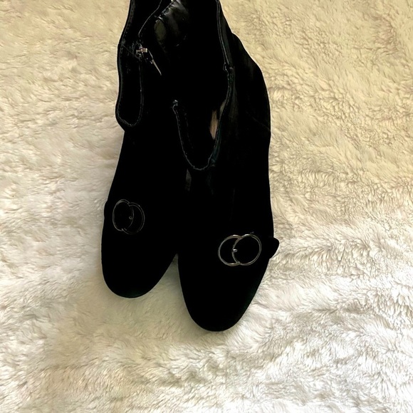 BLEECKER and Bond Boot Gently Used - Picture 3 of 6